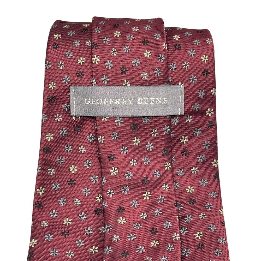 Geoffrey Beene Tie - Geometric Floral Maroon Red Silk Necktie - Men's Classic‎ - Picture 3 of 8